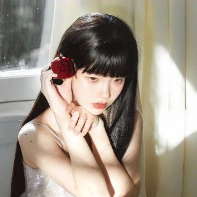 埃莱扎·施莱辛格：战妆